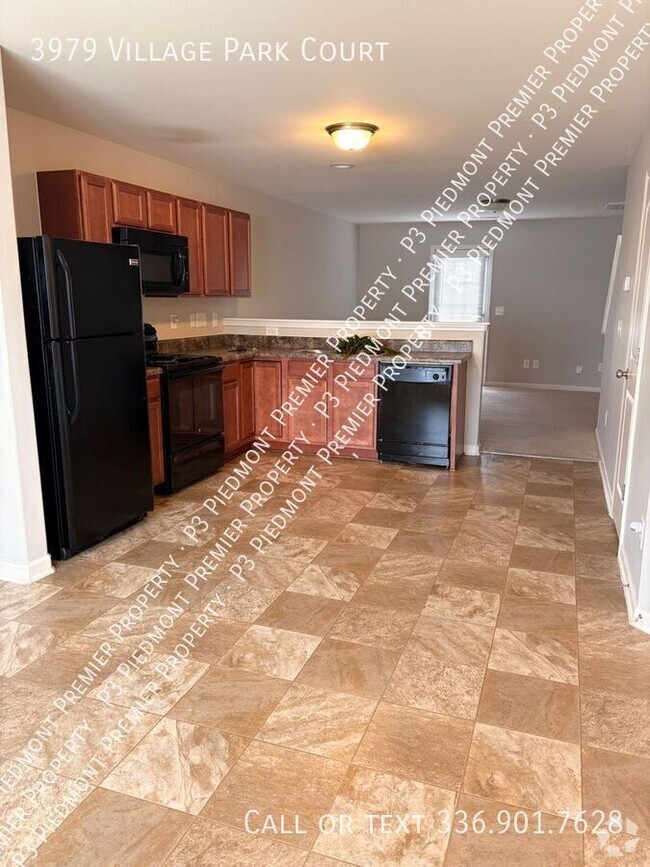 Building Photo - 3979 Village Park Ct