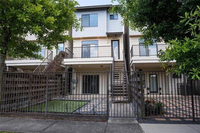 Foto del edificio - 2315 Webster St