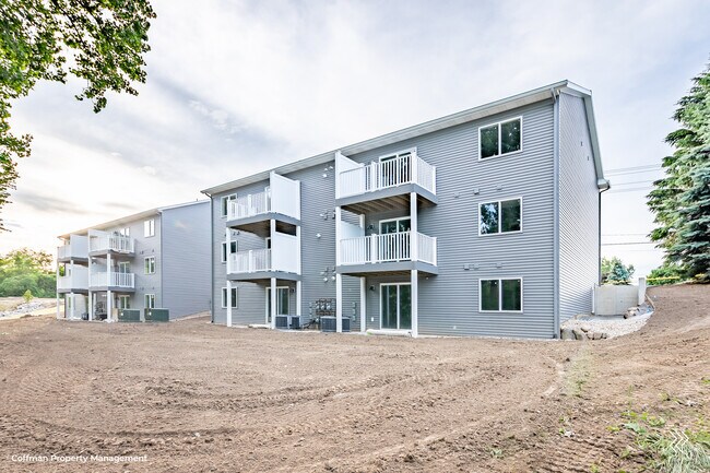 Foto del edificio - 1146-1144 4 Mile Rd NW