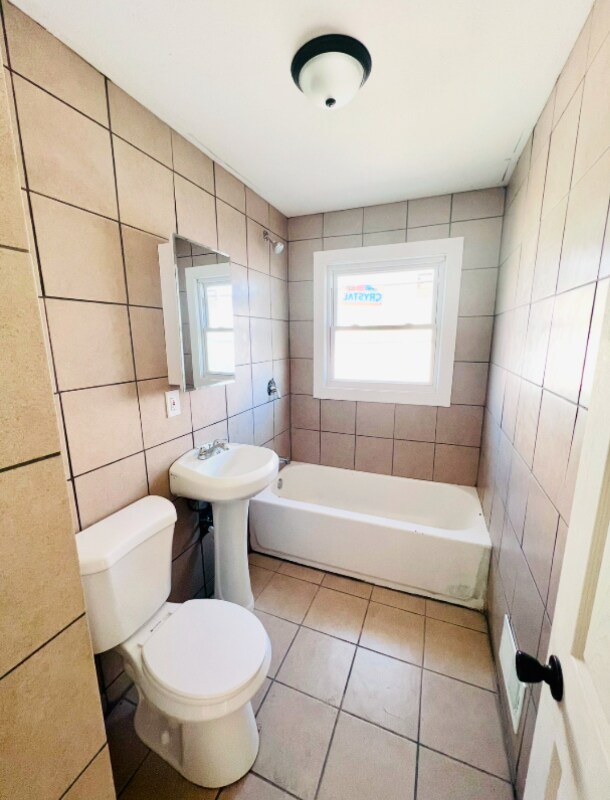 Foto del edificio - 5944 N 61st St