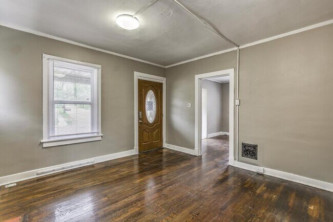 Building Photo - 2309 S Big Bend Blvd