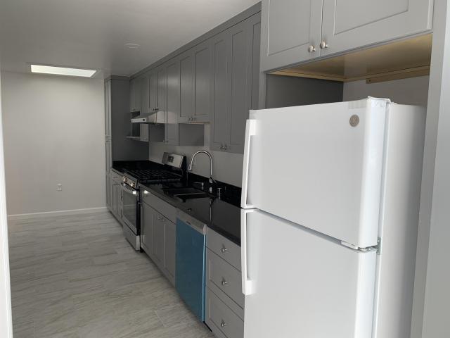 Building Photo - 3 bedroom in San Francisco CA 94134