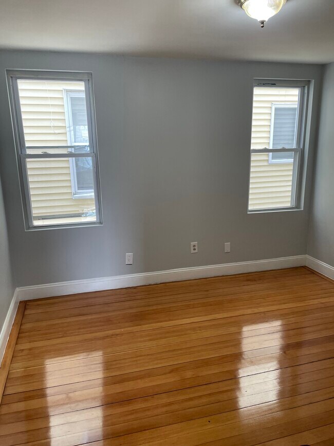 Foto del edificio - 83 Norwood St