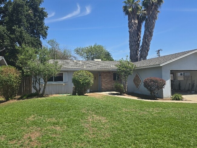Building Photo - 240 N Bollinger St