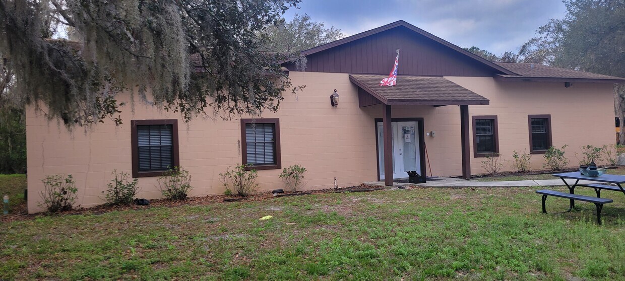 Foto principal - 3611 N Apopka Vineland Rd