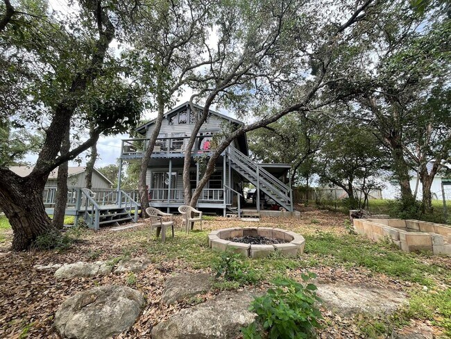 Building Photo - NEW ON MARKET (PRICE DROP!!)