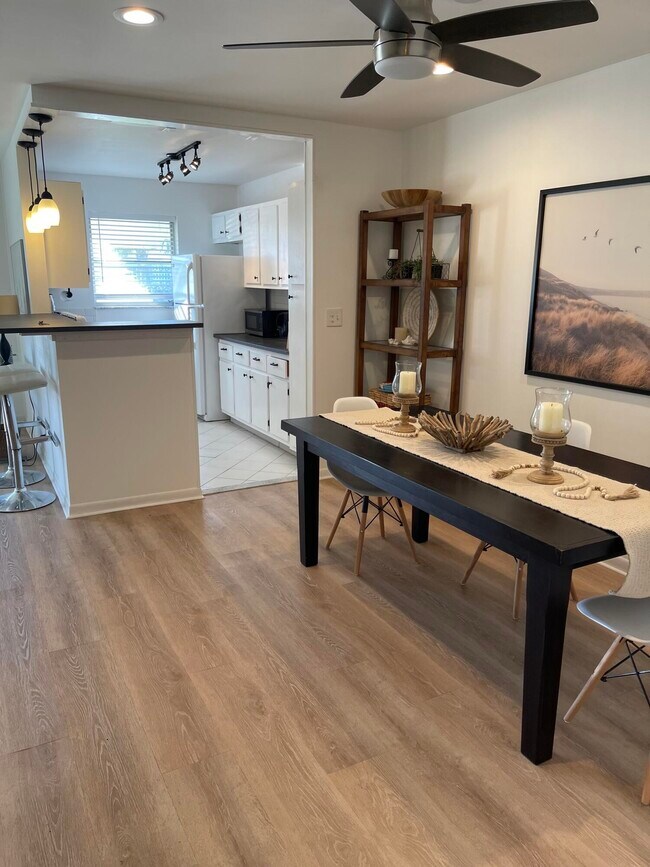 Foto del edificio - 247 W High Point Ct