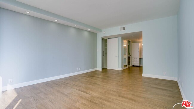 Foto del edificio - 10433 Wilshire Blvd