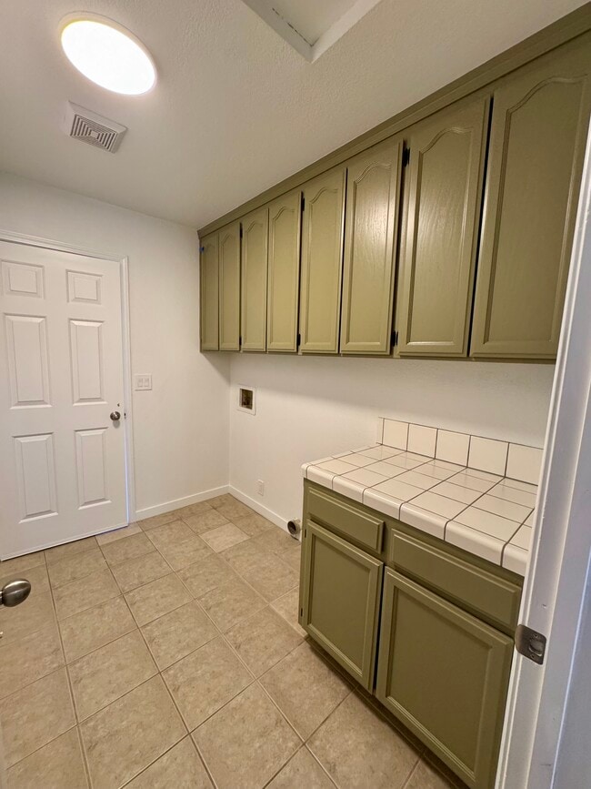Building Photo - 6489 Ponderosa Way