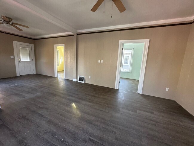 Building Photo - N10th332