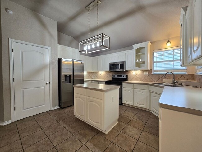 Building Photo - 5609 Hunters Ridge Trail