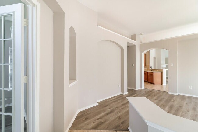 Foto del edificio - 4600 Summer Oaks Ln