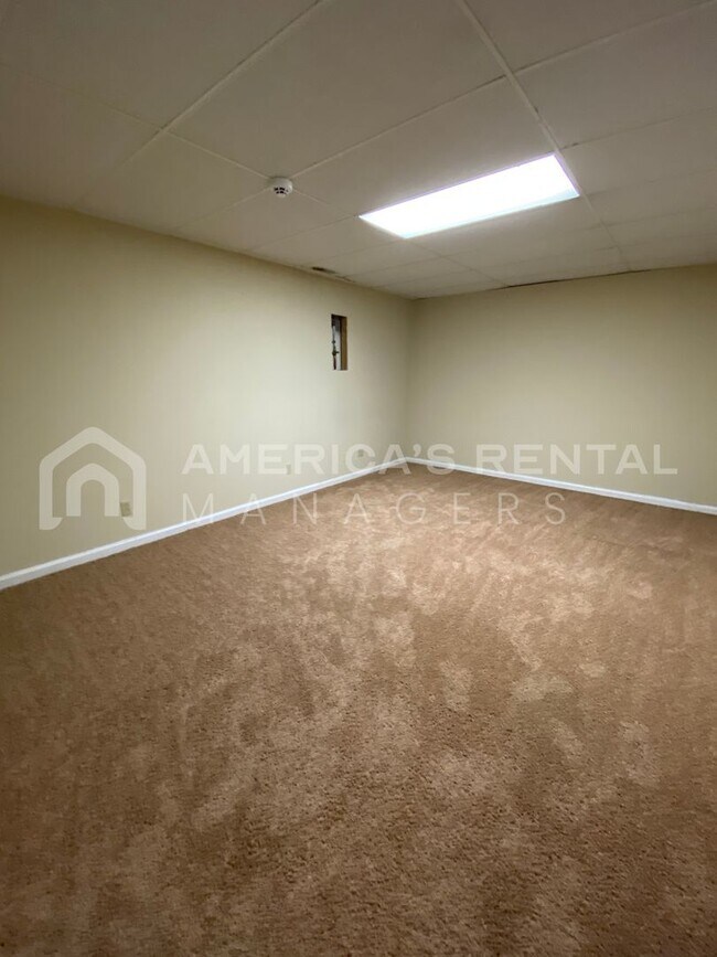 Building Photo - Home in Hoover!  3 Bedroom 2 Bath Home Ava...