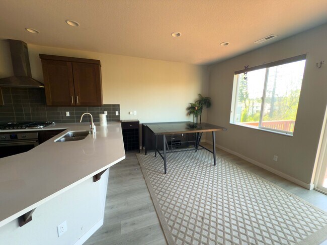 Foto del edificio - 17237 NW Woodreed Ct