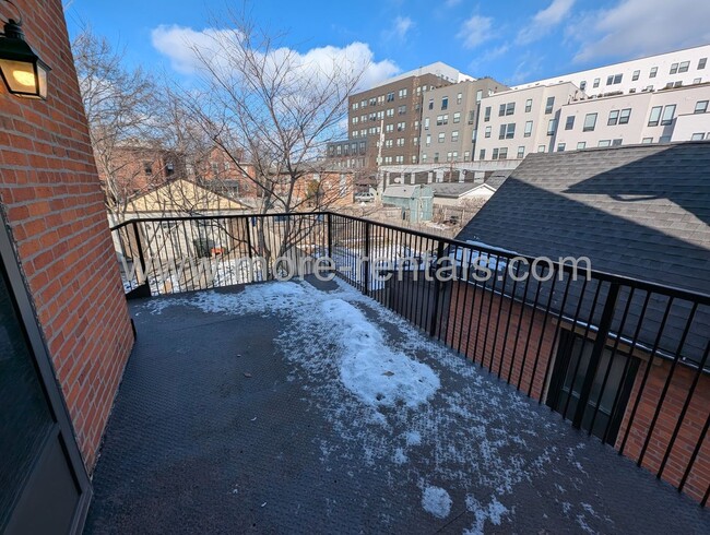 Building Photo - Short North duplex with garage