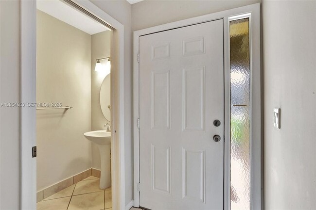 Building Photo - 4615 Carambola Cir S