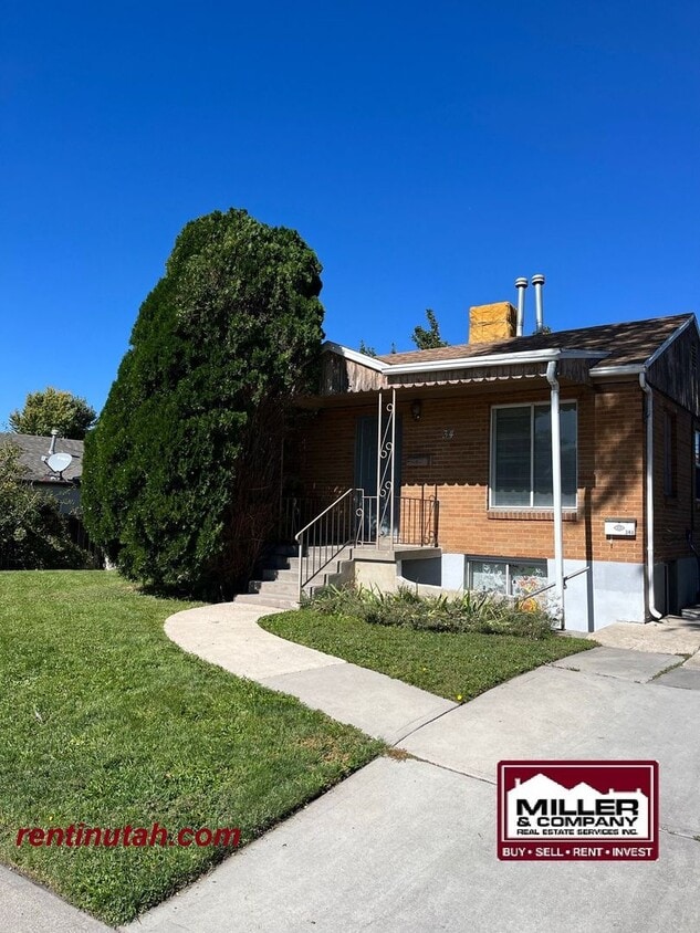 Primary Photo - Cute 2 bedroom Duplex For Rent!!