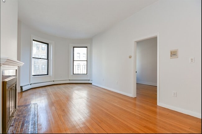 Foto del edificio - 922 Beacon St