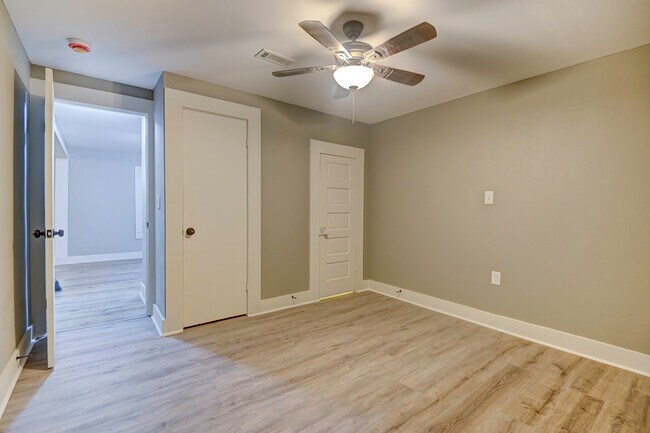 Foto del edificio - 140 N Commerce St