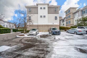 Building Photo - 7922 Shore Dr