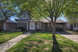 Building Photo - 2211 Carlton Way