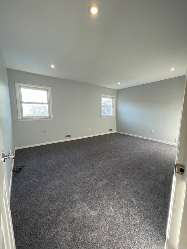master bedroom - 33 Essex Ave