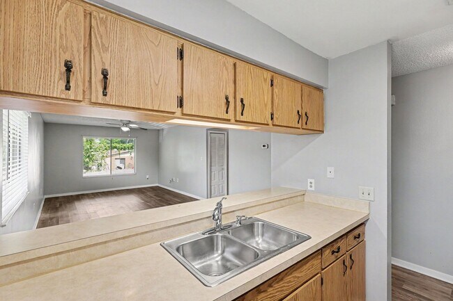 Foto del edificio - 2280-2286 Fox Hollow Dr.