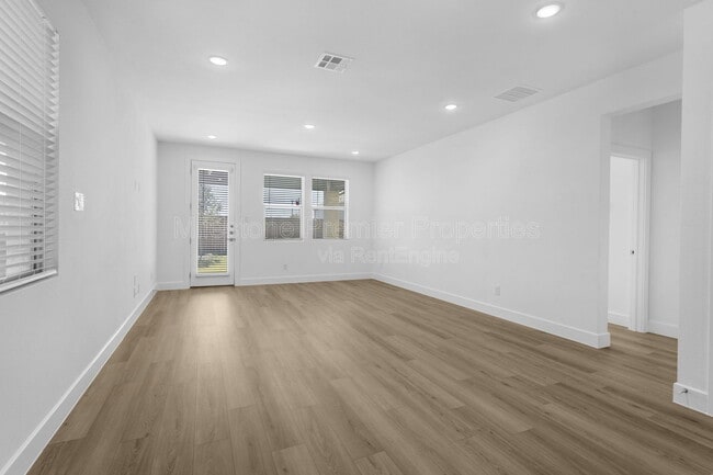 Foto del edificio - 820 Sunflower Trl