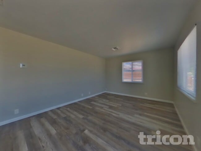 Foto del edificio - 1126 W Ovington St