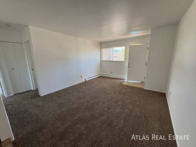 Foto del edificio - 2-bedroom 1 bath apartment close to PSFB