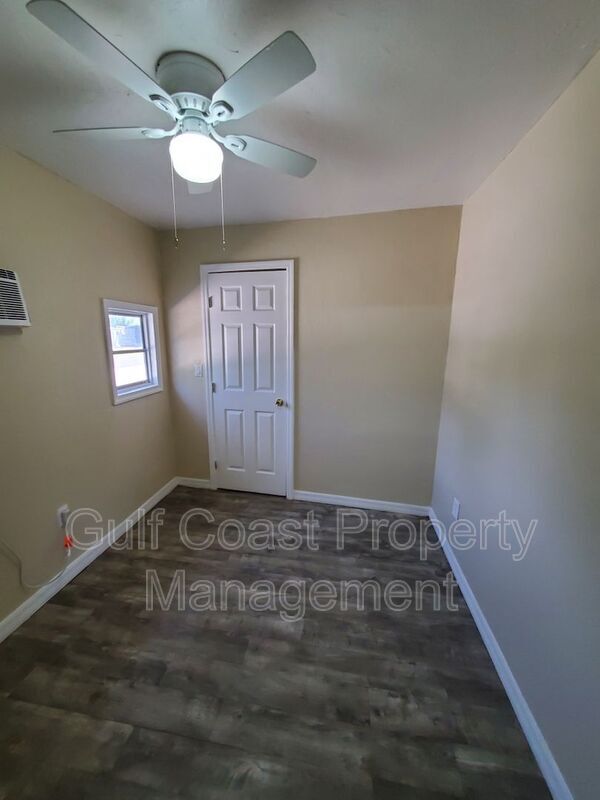 Building Photo - 6520 Clemson St