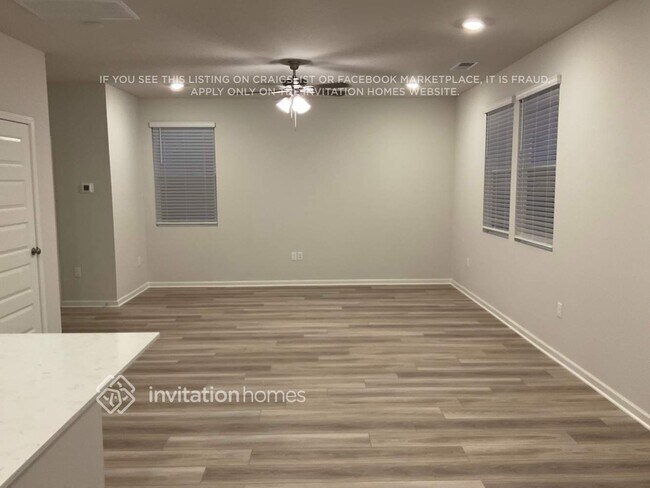 Building Photo - 5088 Mifford Dr