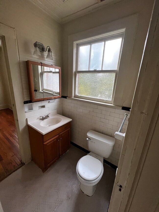 Foto del edificio - 821 Ferdinand Ave SW