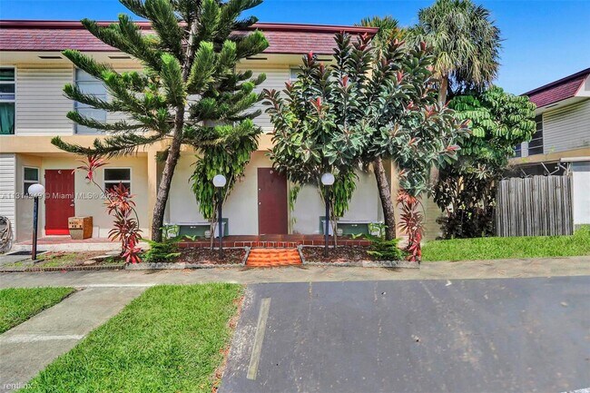 Building Photo - 3 br, 2.5 bath House - 2701 N 34th Ave # 1D