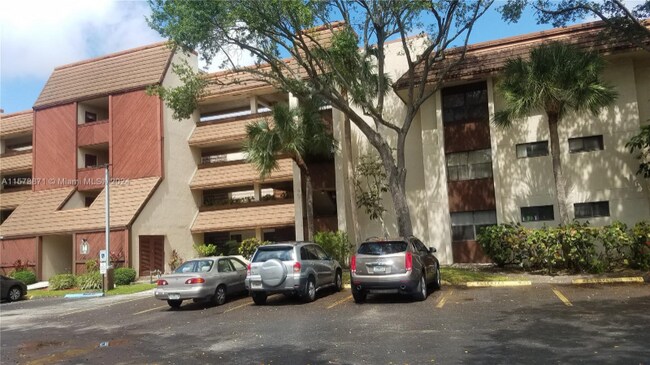 Foto del edificio - 601 Ives Dairy Rd