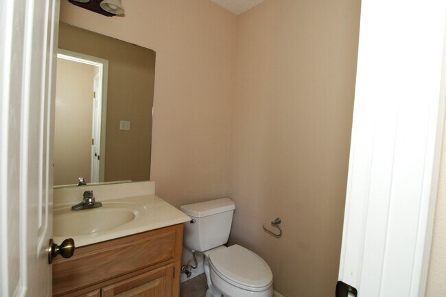 Building Photo - 113 Silver Bay Ln