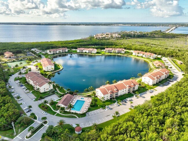 Foto del edificio - 4468 NE Ocean Blvd