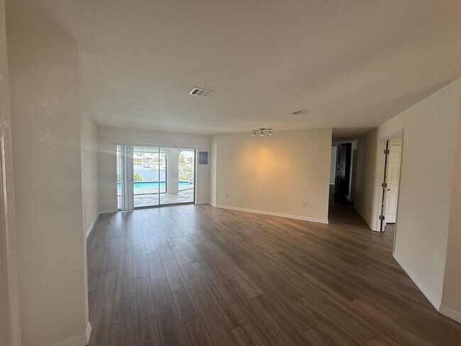 Foto del edificio - Sailboat waterfront home in PGI - 4 bedroo...