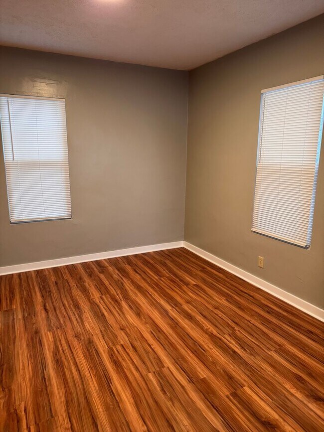 Building Photo - 618 Beechwood Ave