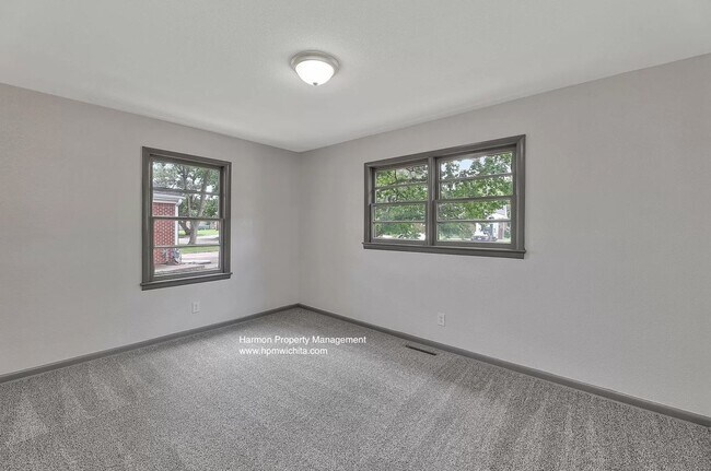 Building Photo - Newly renovated large 3 bed 1 bath home fo...
