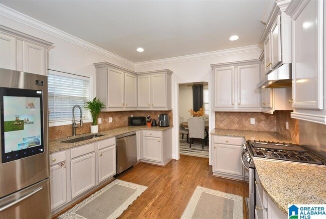 Building Photo - 221 Castlehill Dr