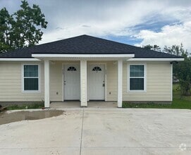 Building Photo - 717 Miller St