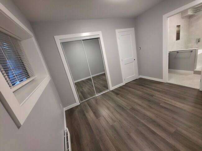 Bedroom - 82 Albert St N