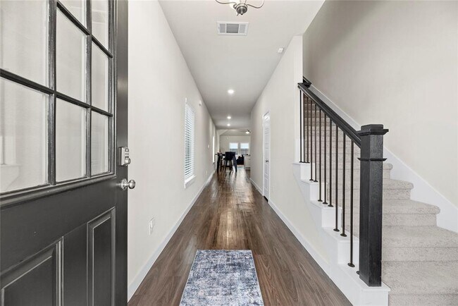Building Photo - 8139 Blue Fish Dr
