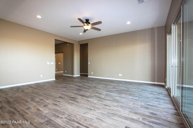 Foto del edificio - 7771 Bella Vista Ln