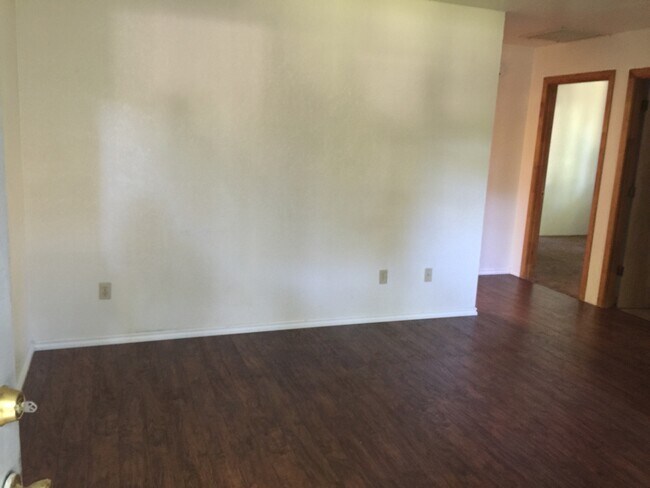 Foto del edificio - 910 NW D St