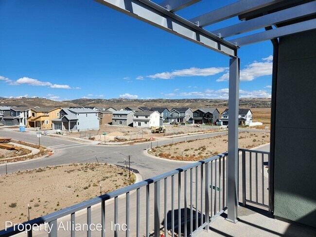 Building Photo - 4 br, 2.5 bath House - 1332 Village Green ...