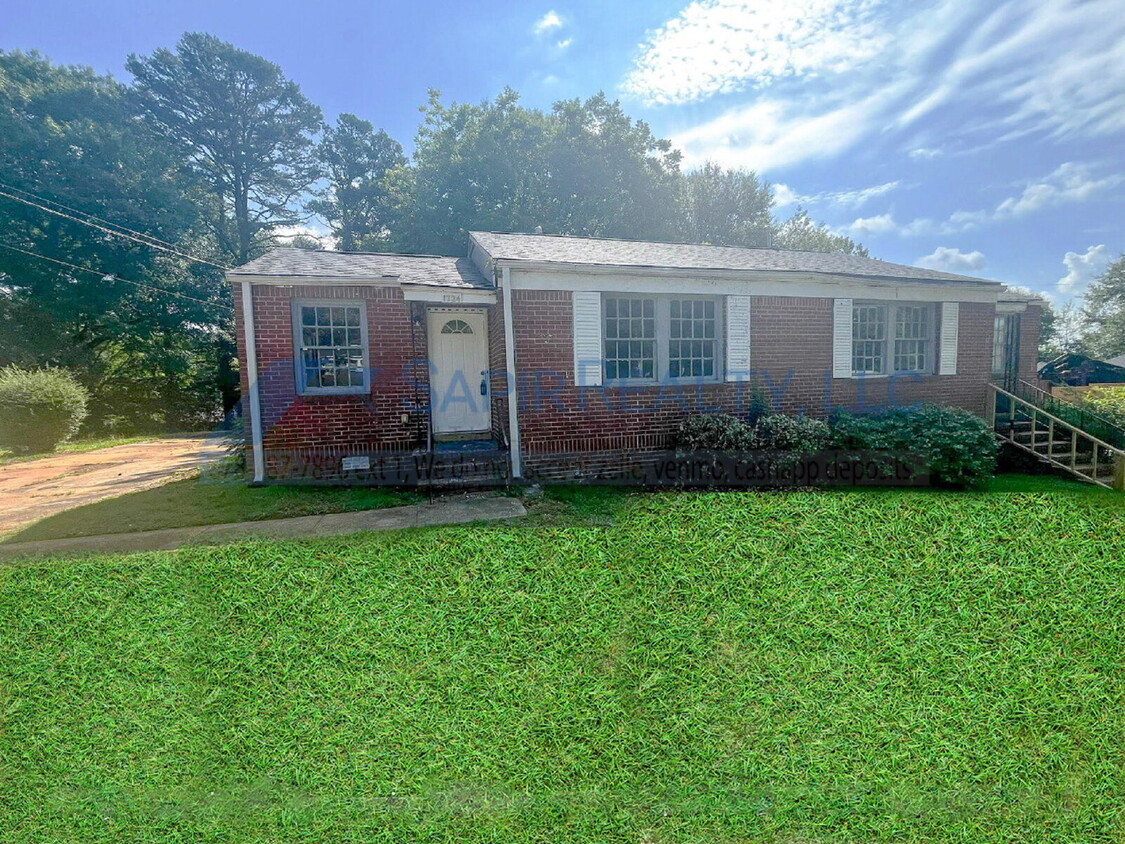 Primary Photo - 1724 Lisbon Dr SW