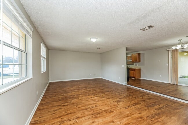 Building Photo - 2819 Kiowa Ave