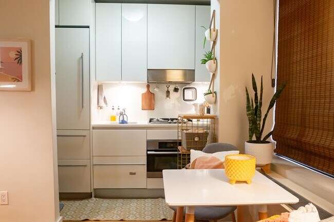 Foto del edificio - 230 Riverside Dr